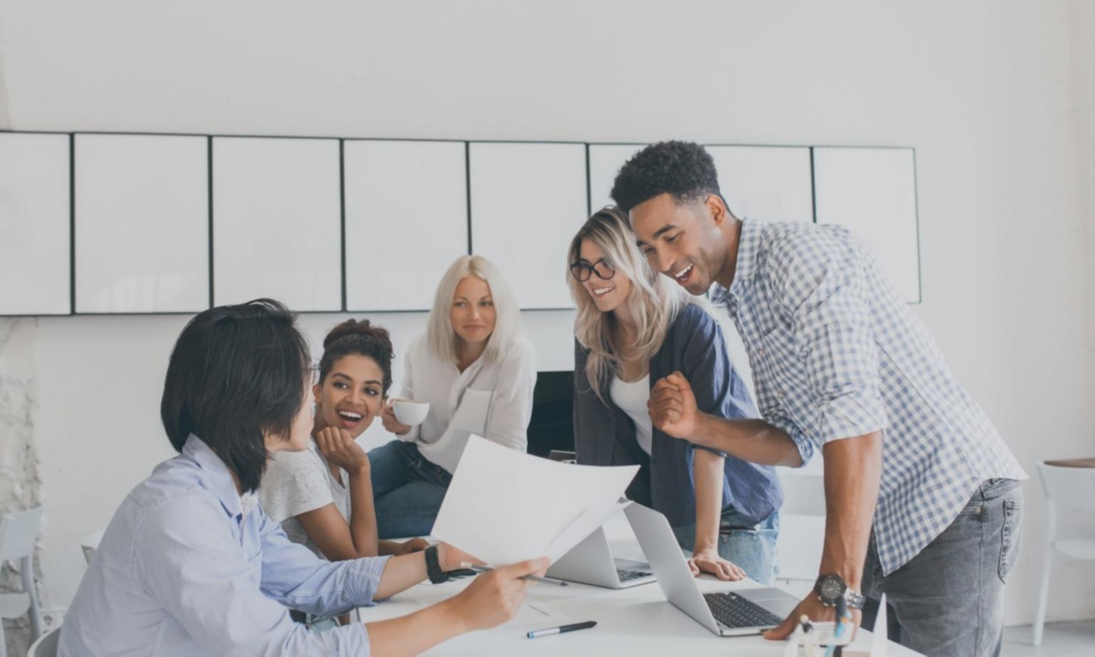 Session de formation pratique avec analyse de cas réels